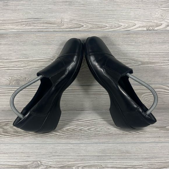 Clarks Collections Black Leather Low Heel Wedge Slip On Shoe - Women’s 10 - Picture 8 of 9